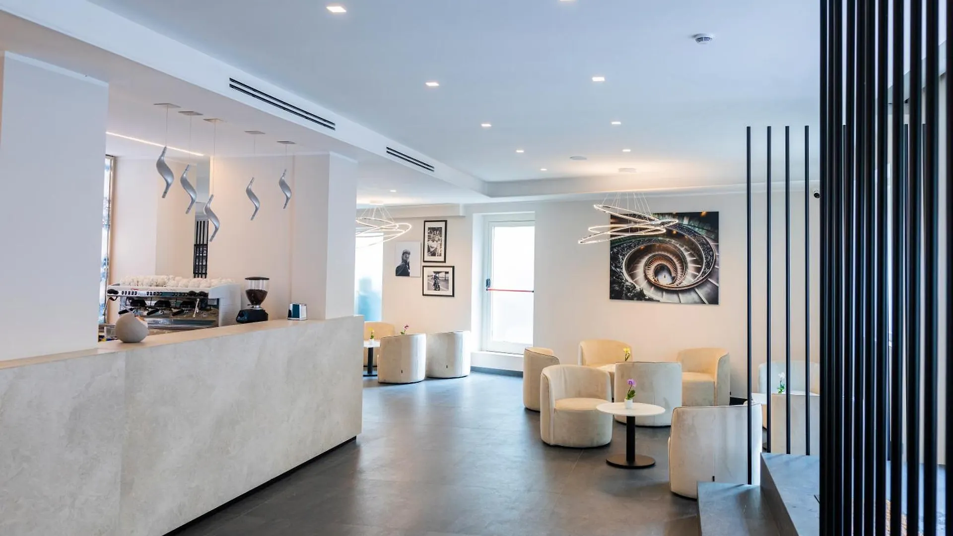 J Maluni City Hotel Rome