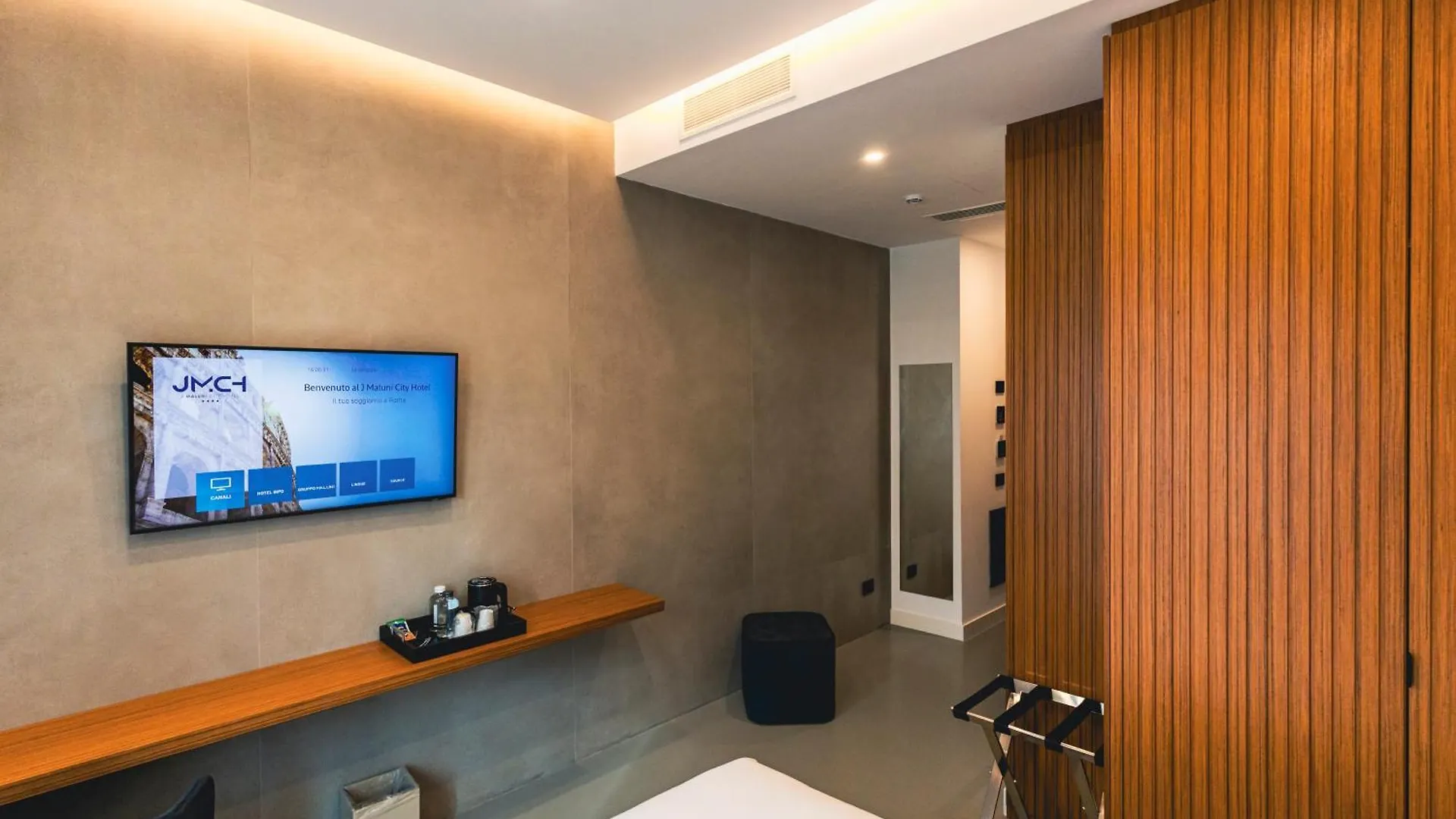 J Maluni City Hotel Roma 4*,