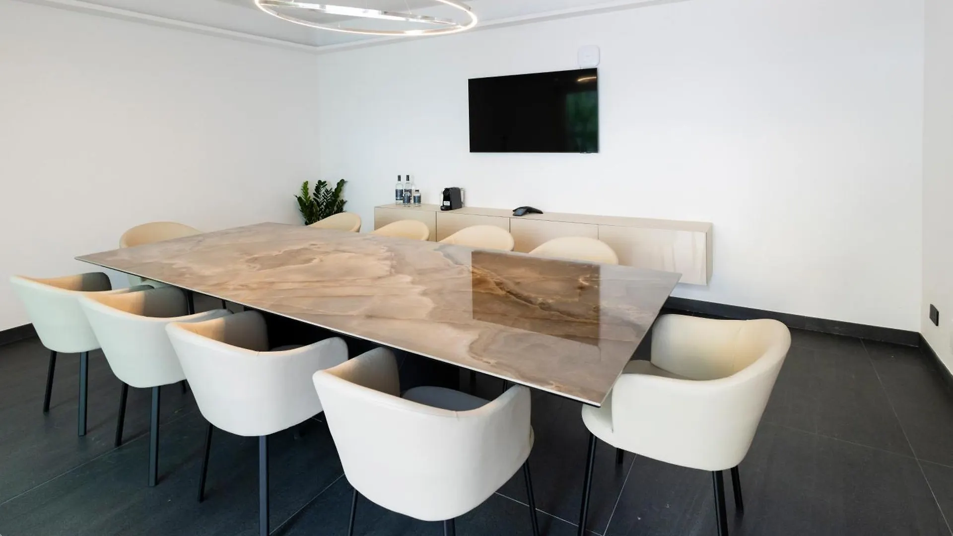 J Maluni City Hotel Roma