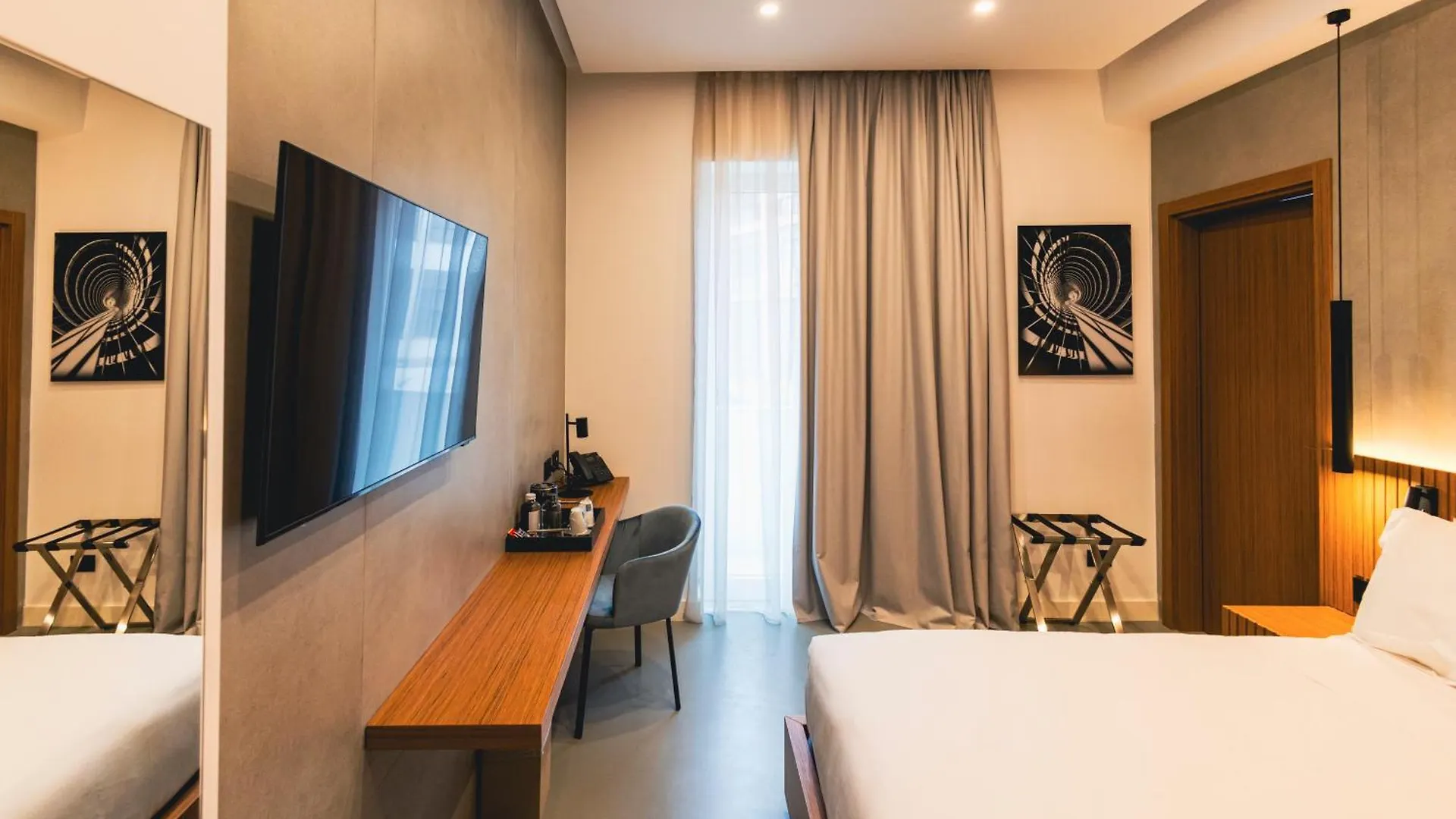 J Maluni City Hotel روما