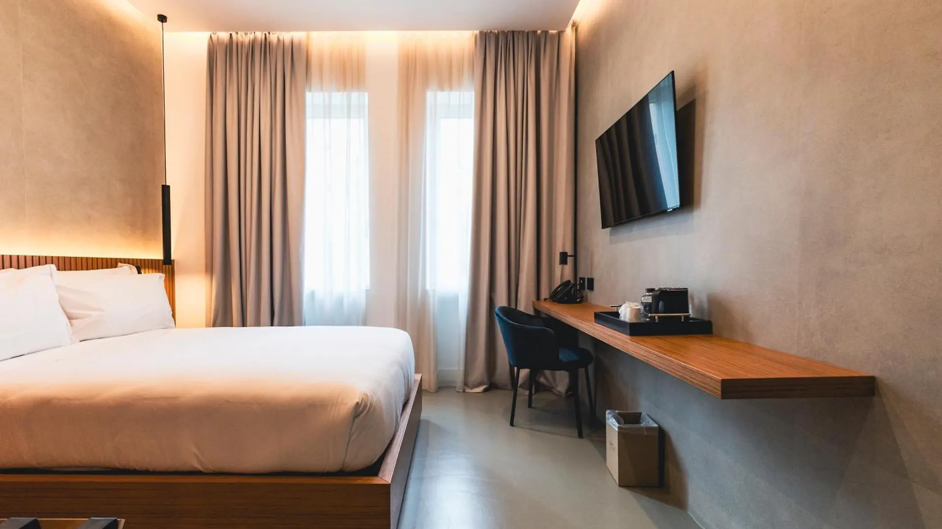 J Maluni City Hotel روما
